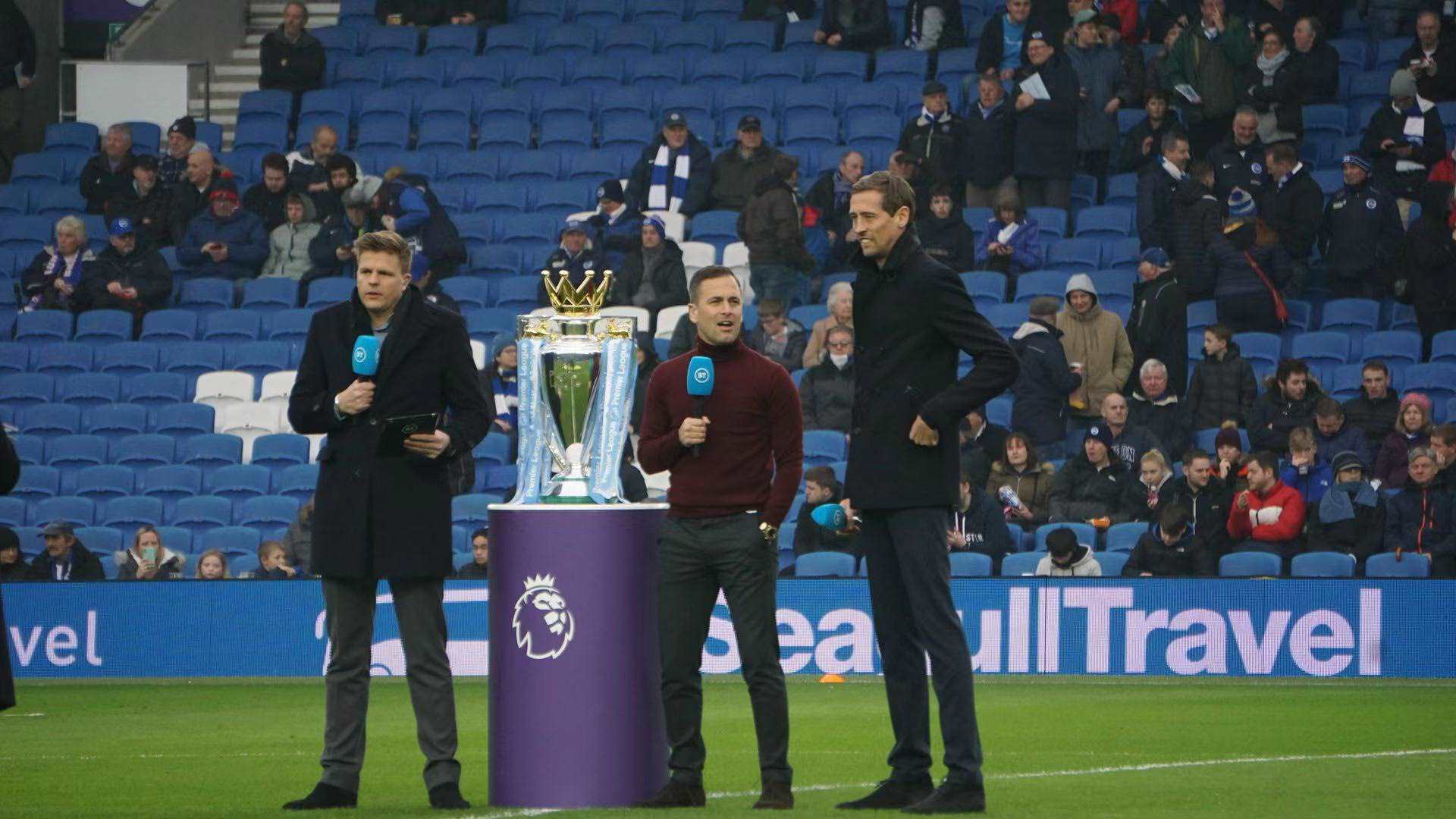 她不仅快速 她不仅快速